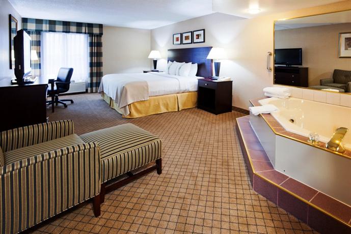 Holiday Inn Hotel & Suites Wausau-Rothschild